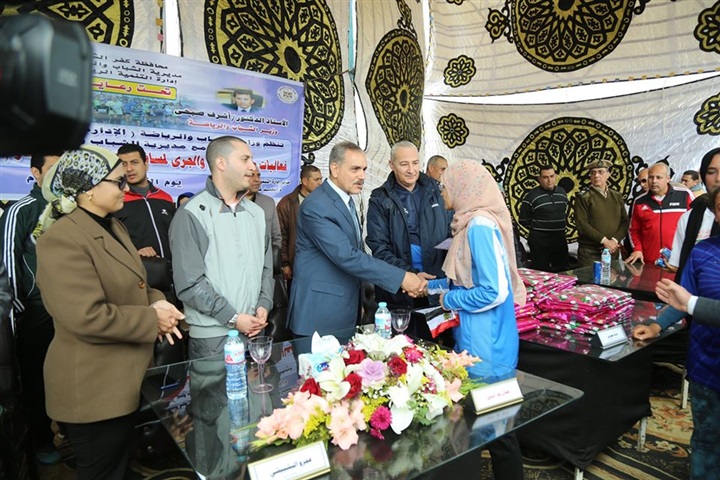 محافظ كفر الشيخ  يكرم الفائزين في ماراثون الجري