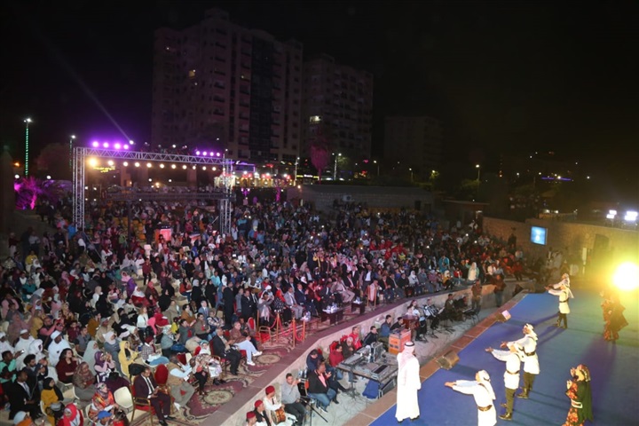 وزير الثقافة ومحافظ أسوان يشهدان الاحتفالية لافتتاح أسوان الدولى الثامن 