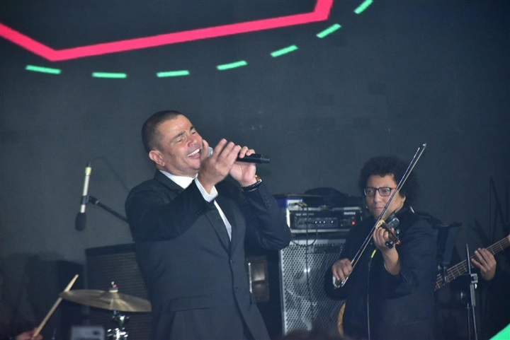 بالصور.. عمرو دياب يحي حفل البروج مصر لطلقها مشروع "6ixty" في العاصمه الإداريه بالصور.. عمرو دياب يحي حفل البروج مصر لطلقها مشروع "6ixty" في العاصمه الإداريه