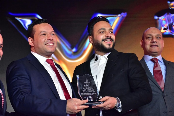 بالصور.. عمرو دياب يحي حفل البروج مصر لطلقها مشروع "6ixty" في العاصمه الإداريه بالصور.. عمرو دياب يحي حفل البروج مصر لطلقها مشروع "6ixty" في العاصمه الإداريه