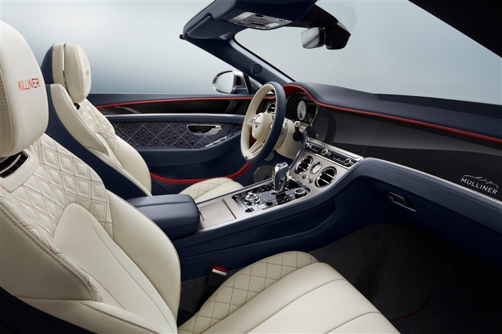 Bentley Continental GT Mulliner Convertible الجديدة تحدّد معايير الفخامة للسيارات المكشوفة Bentley Continental GT Mulliner Convertible الجديدة تحدّد معايير الفخامة للسيارات المكشوفة