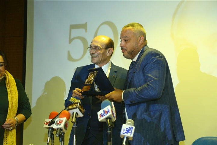 بالصور.. تكريم صبحي من قصر السينما برئاسة تامر عبدالمنعم بالصور.. تكريم صبحي من قصر السينما برئاسة تامر عبدالمنعم