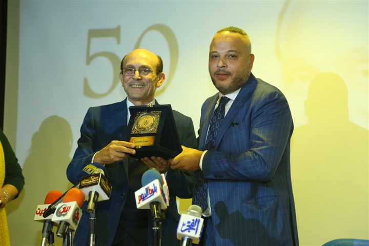 بالصور.. تكريم صبحي من قصر السينما برئاسة تامر عبدالمنعم بالصور.. تكريم صبحي من قصر السينما برئاسة تامر عبدالمنعم