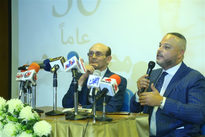 بالصور.. تكريم صبحي من قصر السينما برئاسة تامر عبدالمنعم بالصور.. تكريم صبحي من قصر السينما برئاسة تامر عبدالمنعم
