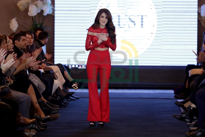 بالصور.. عرض أزياء لمشاريع تخرج طلاب قسم التصميم في AUST بالتعاون مع جامعة بوليتكنيكو بالصور.. عرض أزياء لمشاريع تخرج طلاب قسم التصميم في AUST بالتعاون مع جامعة بوليتكنيكو