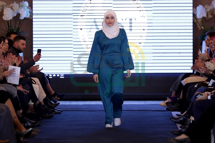 بالصور.. عرض أزياء لمشاريع تخرج طلاب قسم التصميم في AUST بالتعاون مع جامعة بوليتكنيكو بالصور.. عرض أزياء لمشاريع تخرج طلاب قسم التصميم في AUST بالتعاون مع جامعة بوليتكنيكو