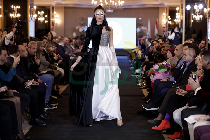 بالصور.. عرض أزياء لمشاريع تخرج طلاب قسم التصميم في AUST بالتعاون مع جامعة بوليتكنيكو بالصور.. عرض أزياء لمشاريع تخرج طلاب قسم التصميم في AUST بالتعاون مع جامعة بوليتكنيكو
