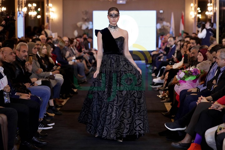 بالصور.. عرض أزياء لمشاريع تخرج طلاب قسم التصميم في AUST بالتعاون مع جامعة بوليتكنيكو بالصور.. عرض أزياء لمشاريع تخرج طلاب قسم التصميم في AUST بالتعاون مع جامعة بوليتكنيكو