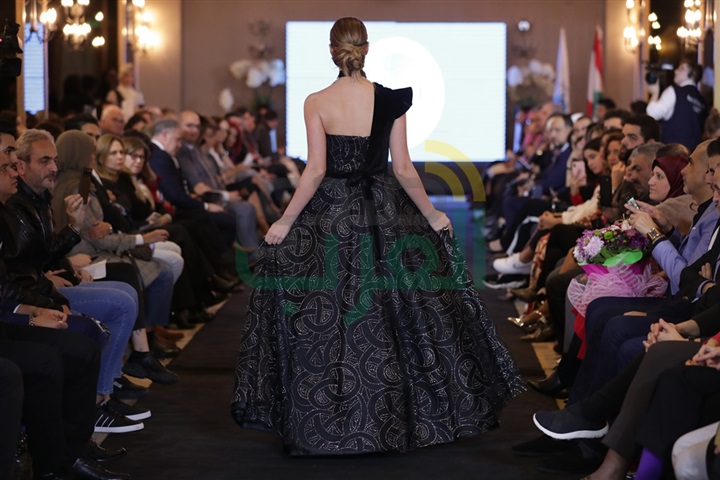 بالصور.. عرض أزياء لمشاريع تخرج طلاب قسم التصميم في AUST بالتعاون مع جامعة بوليتكنيكو بالصور.. عرض أزياء لمشاريع تخرج طلاب قسم التصميم في AUST بالتعاون مع جامعة بوليتكنيكو