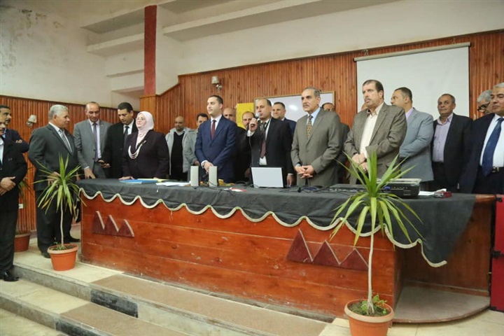 بالصور.. محافظ كفر الشيخ يكرم موجهي العلوم لجهودهم المتميزة في مجموعات التقوية