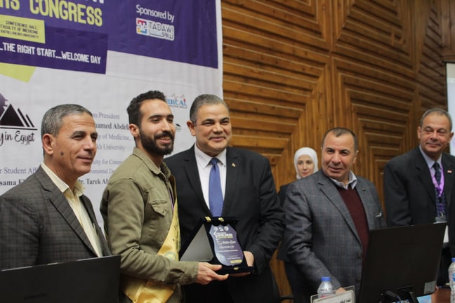 بالصور.. رئيس جامعة كفر الشيخ يكرم الأوائل في احتفالية استقبال أطباء الامتياز