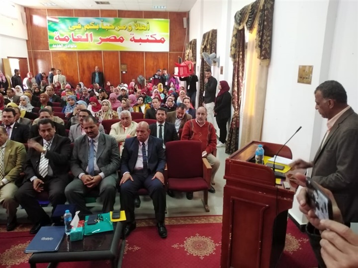 حرف تراثية ومائدة مستديرة ودراسات بحثية في المؤتمر العلمي الثامن لثقافة القرية