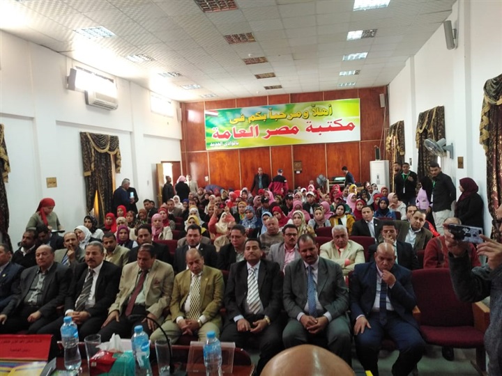 حرف تراثية ومائدة مستديرة ودراسات بحثية في المؤتمر العلمي الثامن لثقافة القرية