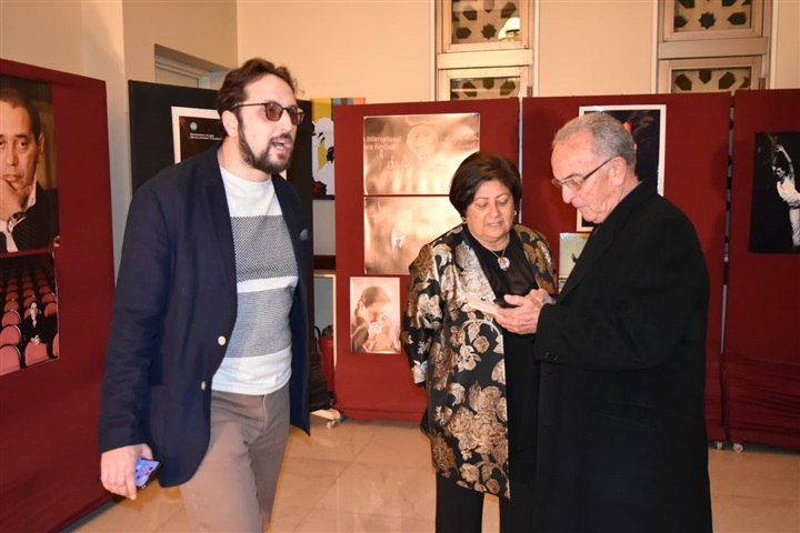 بالصور.. فاروق حسني و زاهي حواس ونجوم الفن يحتفلون بعرض رقصة لا تنسى بالصور.. فاروق حسني و زاهي حواس ونجوم الفن يحتفلون بعرض رقصة لا تنسى