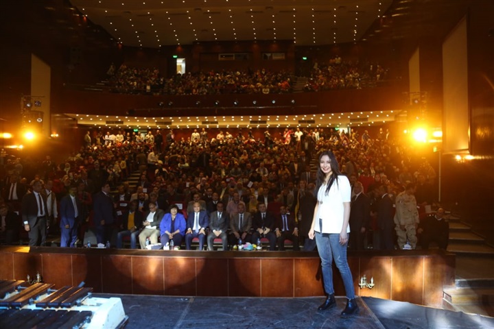 بالصور.. فنون الأوبرا داخل قصر ثقافة قنا .. نسمة في الجنوب وشباب قنا يردد التراث الشعبي بالصور.. فنون الأوبرا داخل قصر ثقافة قنا .. نسمة في الجنوب وشباب قنا يردد التراث الشعبي