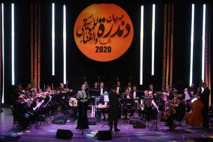 بالصور.. 40 الف مشاهد فى 6 أيام .. ضيوف فعاليات مهرجان "دندرة" بالصور.. 40 الف مشاهد فى 6 أيام .. ضيوف فعاليات مهرجان "دندرة"