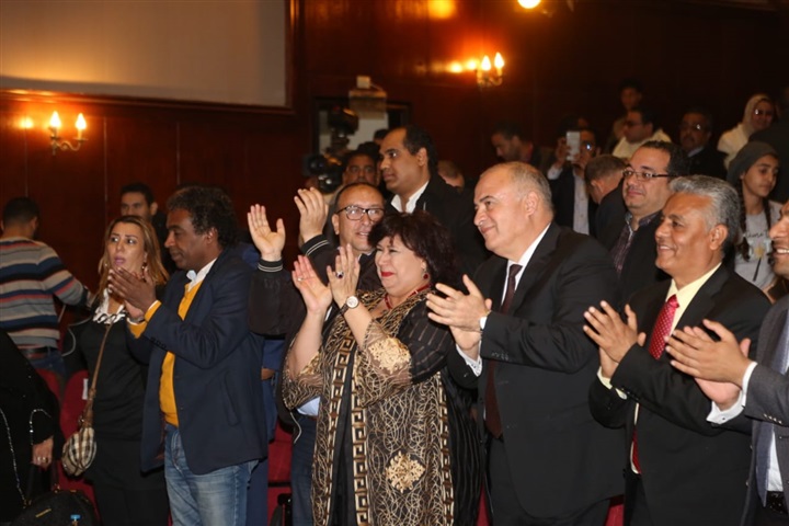 بالصور.. 40 الف مشاهد فى 6 أيام .. ضيوف فعاليات مهرجان "دندرة" بالصور.. 40 الف مشاهد فى 6 أيام .. ضيوف فعاليات مهرجان "دندرة"