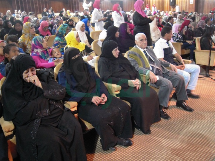 بالصور.. فعاليات احتفالية عيد الأم بمحافظة أسوان