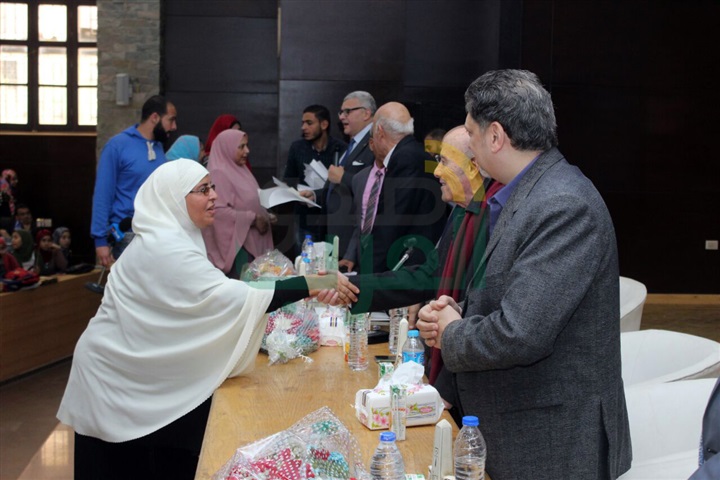 بالصور.. القعيد وراضي وبسيوني يشاركون في تكريم الأمهات بندوة "قراءة فى حرب أكتوبر" بالصور.. القعيد وراضي وبسيوني يشاركون في تكريم الأمهات بندوة "قراءة فى حرب أكتوبر"