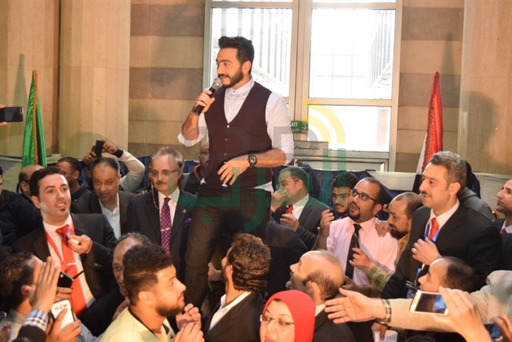 شاهد بالصور.. تامر حسني بمستشفى قصر العيني شاهد بالصور.. تامر حسني بمستشفى قصر العيني