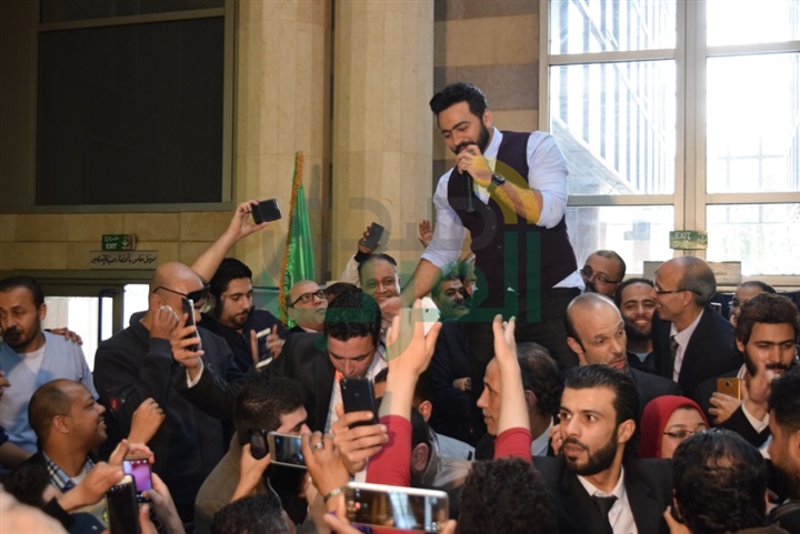 شاهد بالصور.. تامر حسني بمستشفى قصر العيني شاهد بالصور.. تامر حسني بمستشفى قصر العيني