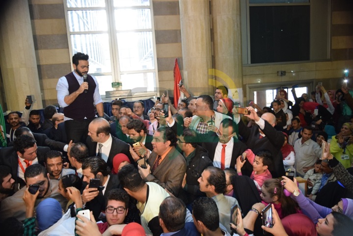 شاهد بالصور.. تامر حسني بمستشفى قصر العيني شاهد بالصور.. تامر حسني بمستشفى قصر العيني