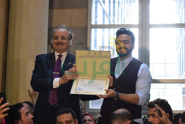 شاهد بالصور.. تامر حسني بمستشفى قصر العيني شاهد بالصور.. تامر حسني بمستشفى قصر العيني