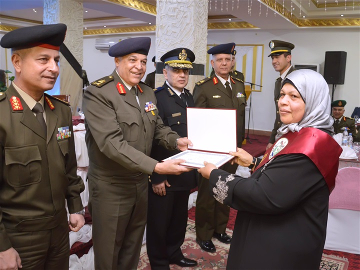 بمناسبة عيد الأم.. القوات المسلحة تنظم احتفالية لتكريم الأسرة المصرية