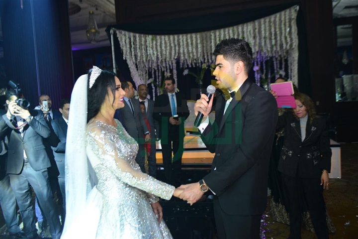 بالصور.. زفاف محمد البوغة وأمل عبد الحميد بحضور نجوم الفن بالصور.. زفاف محمد البوغة وأمل عبد الحميد بحضور نجوم الفن