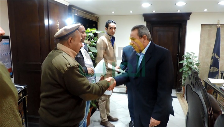 بالصور.. مدير أمن القليوبية يكرم ضابط شرطة لرفضه رشوة