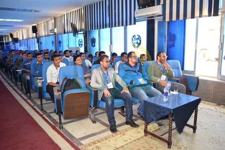 بالصور: الإسعافات الأولية فى حالات الطوارئ "ورشة عمل" بصيدلة سوهاج
