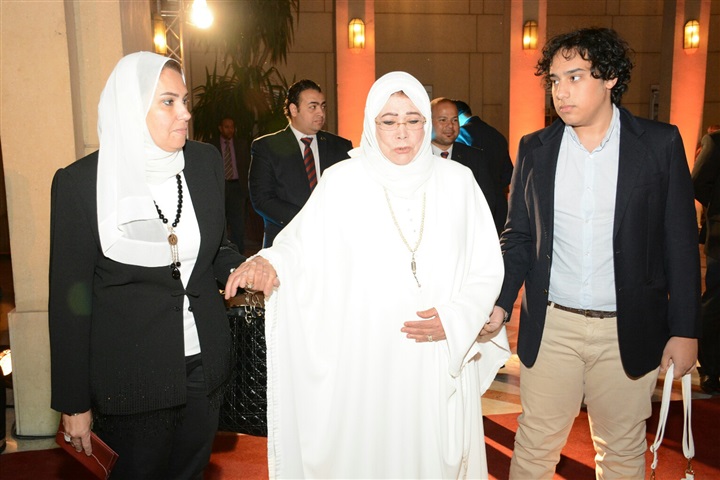 بالصور.. وصول محمد صبحى وصابرين لحفل المحور بالأوبرا بالصور.. وصول محمد صبحى وصابرين لحفل المحور بالأوبرا