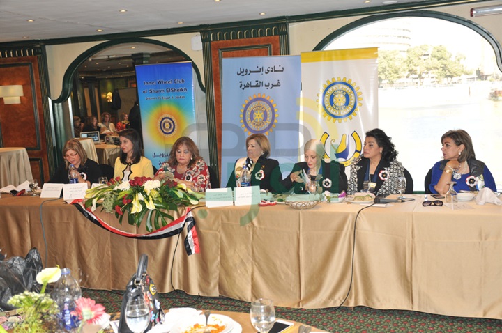 بالصور.. أندية الأنرويل تكرم منى رجب وماريان عازر بالصور.. أندية الأنرويل تكرم منى رجب وماريان عازر