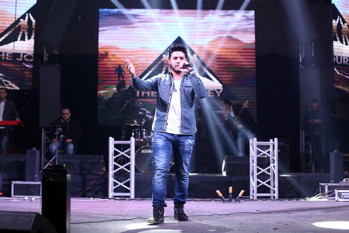 بالصور .. رامي جمال يغني أمام زوجته لأول مرة بحفل الصالة المغطاة بالصور .. رامي جمال يغني أمام زوجته لأول مرة بحفل الصالة المغطاة