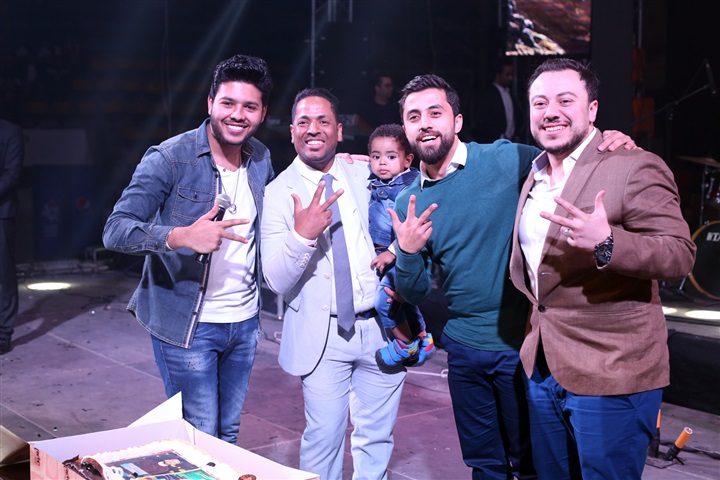 بالصور .. رامي جمال يغني أمام زوجته لأول مرة بحفل الصالة المغطاة بالصور .. رامي جمال يغني أمام زوجته لأول مرة بحفل الصالة المغطاة
