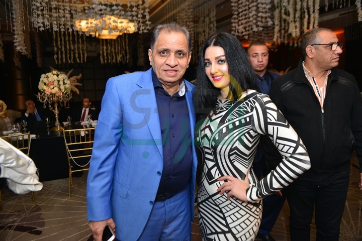 بالصور.. نجوم الفن يحتفلون بزفاف "مصطفى السبكي" و"ياسمين حسين" بالصور.. نجوم الفن يحتفلون بزفاف "مصطفى السبكي" و"ياسمين حسين"