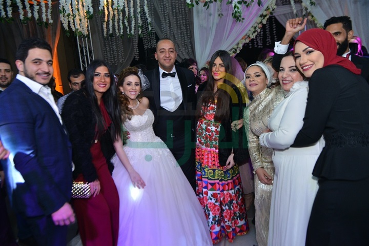بالصور.. نجوم الفن يحتفلون بزفاف "مصطفى السبكي" و"ياسمين حسين" بالصور.. نجوم الفن يحتفلون بزفاف "مصطفى السبكي" و"ياسمين حسين"