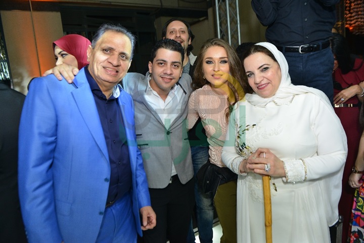 بالصور.. نجوم الفن يحتفلون بزفاف "مصطفى السبكي" و"ياسمين حسين" بالصور.. نجوم الفن يحتفلون بزفاف "مصطفى السبكي" و"ياسمين حسين"