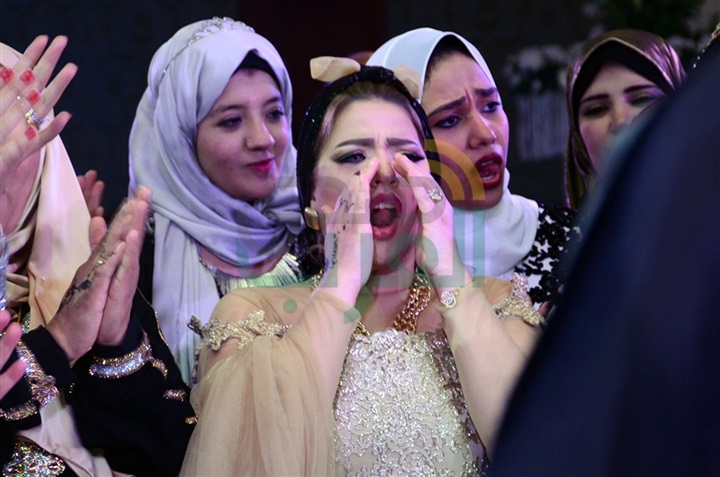 بالصور.. نجوم الغناء يتألقون فى حفل زفاف "أحمد وآية" بالصور.. نجوم الغناء يتألقون فى حفل زفاف "أحمد وآية"