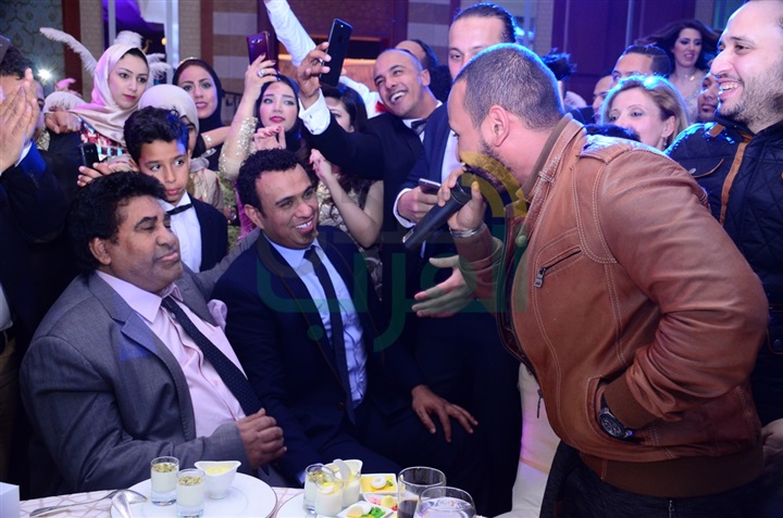 بالصور.. نجوم الغناء يتألقون فى حفل زفاف "أحمد وآية" بالصور.. نجوم الغناء يتألقون فى حفل زفاف "أحمد وآية"