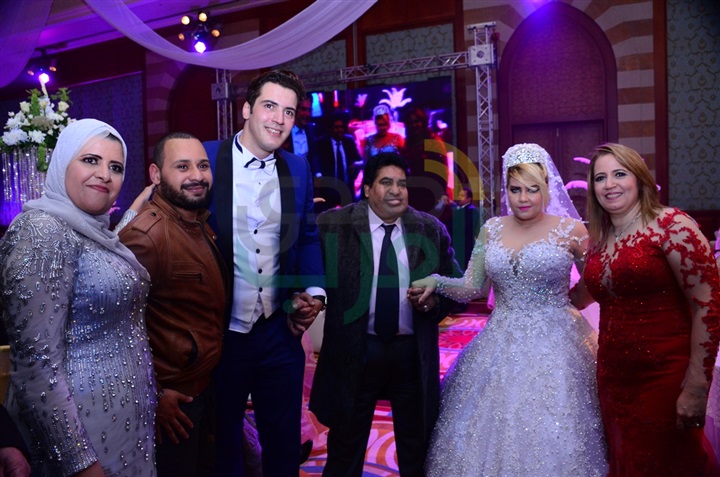 بالصور.. نجوم الغناء يتألقون فى حفل زفاف "أحمد وآية" بالصور.. نجوم الغناء يتألقون فى حفل زفاف "أحمد وآية"