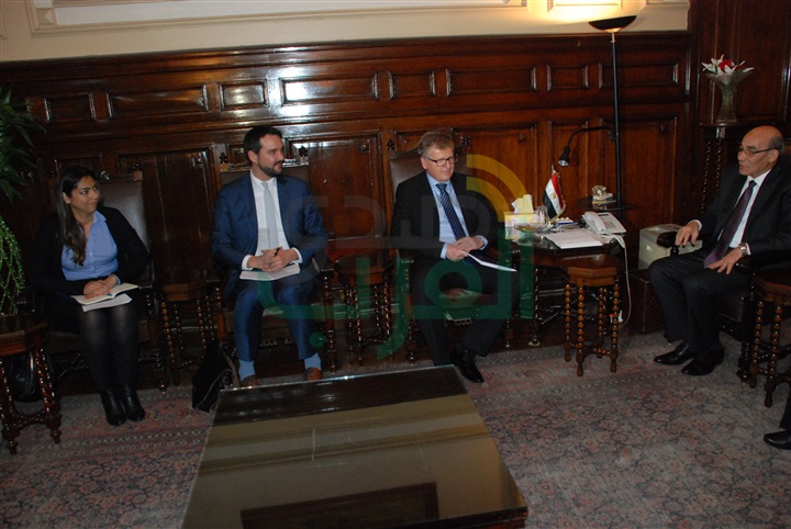 بالصور.. وزير الزراعة يستقبل رئيس وفد الاتحاد الأوروبي في مصر