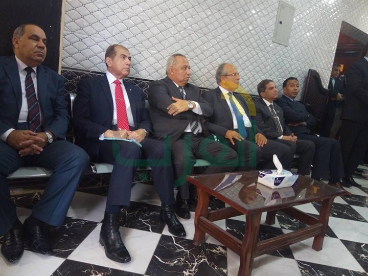 بالصور.. وزير التنمية المحلية ومحافظ الشرقية يستعرضان المشروعات التنموية