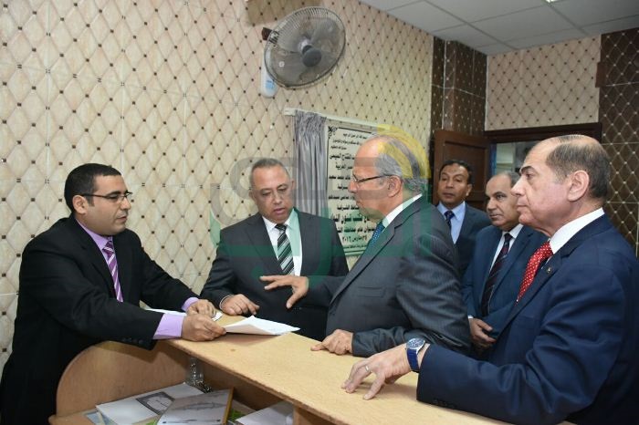 وزير التنمية المحلية يتفقد مكاتب الاستثمار وشئون النواب بالشرقية