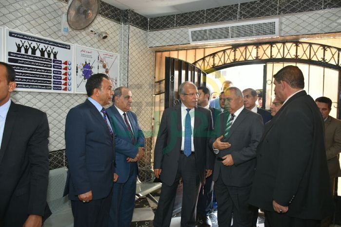 وزير التنمية المحلية يتفقد مكاتب الاستثمار وشئون النواب بالشرقية
