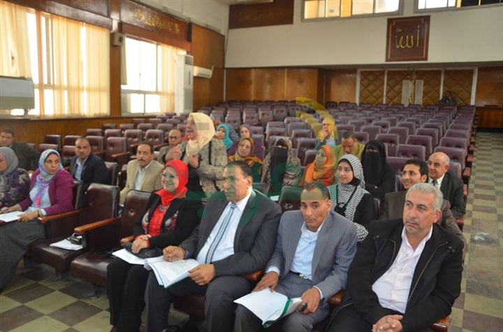 بالصور.. محافظ كفر الشيخ يبحث آليات العمل بالمجلس الإقليمي للسكان