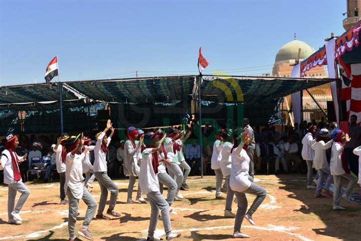 بالصور.. محافظ أسوان يشهد حفل تكامل الأنشطة التربوية بمدرسة بلانة ثالث الإبتدائية