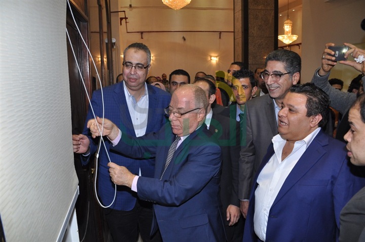 بالصور.. وزير الثقافة وخالد جلال يفتتحان مسرح السلام بعرض قواعد العشق الأربعون بالصور.. وزير الثقافة وخالد جلال يفتتحان مسرح السلام بعرض قواعد العشق الأربعون
