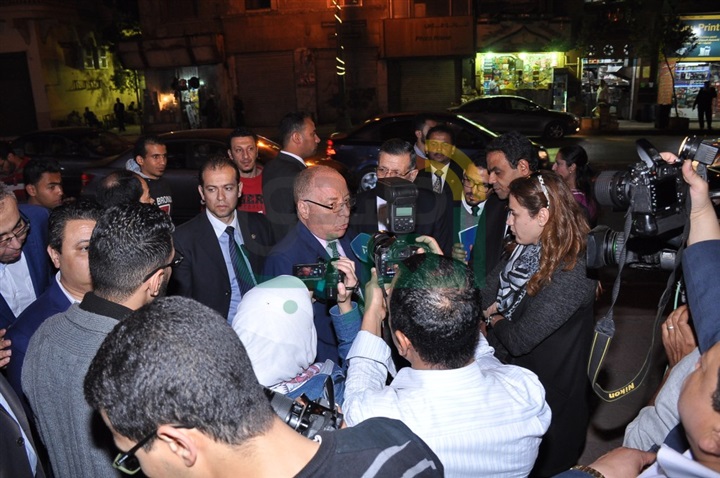 بالصور.. وزير الثقافة وخالد جلال يفتتحان مسرح السلام بعرض قواعد العشق الأربعون بالصور.. وزير الثقافة وخالد جلال يفتتحان مسرح السلام بعرض قواعد العشق الأربعون