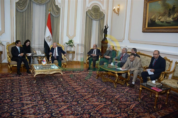بالصور.. "العصار" يبحث سبل التعاون المشترك مع "كوريا" و"المجر"